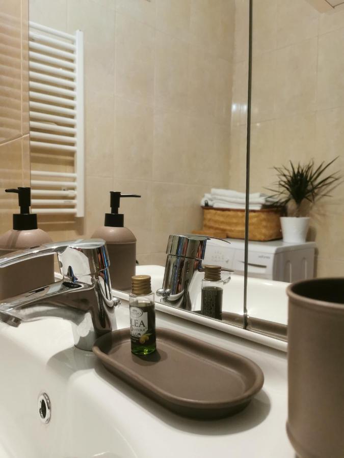 Bertigart Studio Apartment Bukarest Eksteriør billede